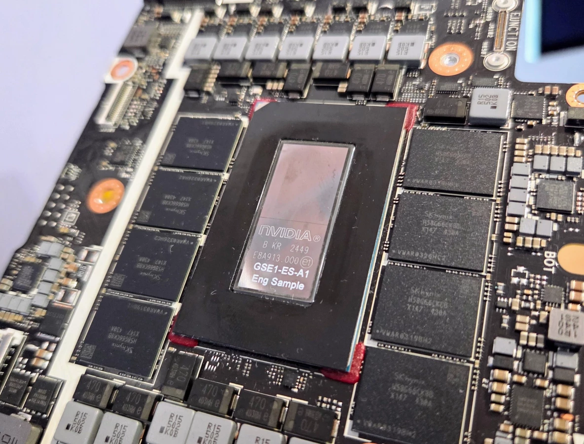 Чип Nvidia RTX Spark на материнской плате ноутбука Asus