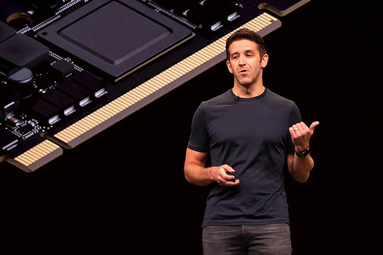 Джон Тернус на WWDC 2019, когда он занимал должность вице-президента Apple по разработке аппаратного обеспечения