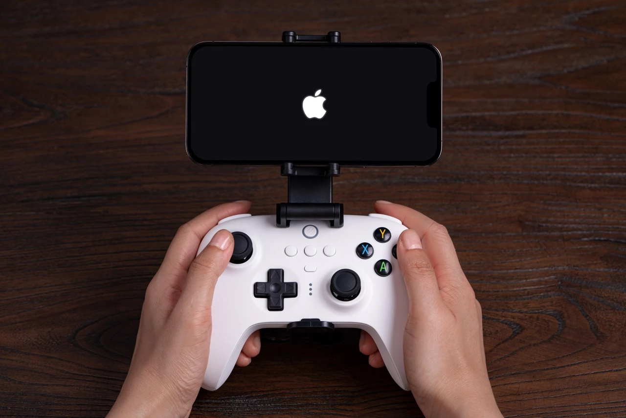 Игровые контроллеры Apple для iPhone