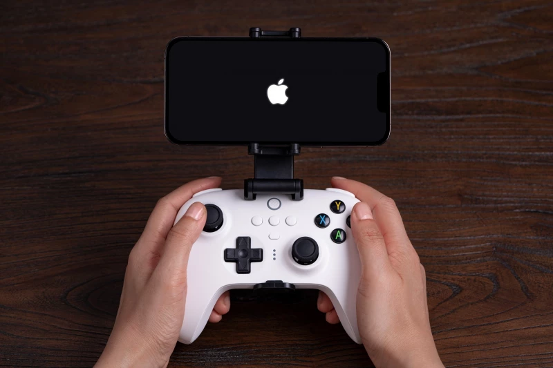 Игровые контроллеры Apple для iPhone
