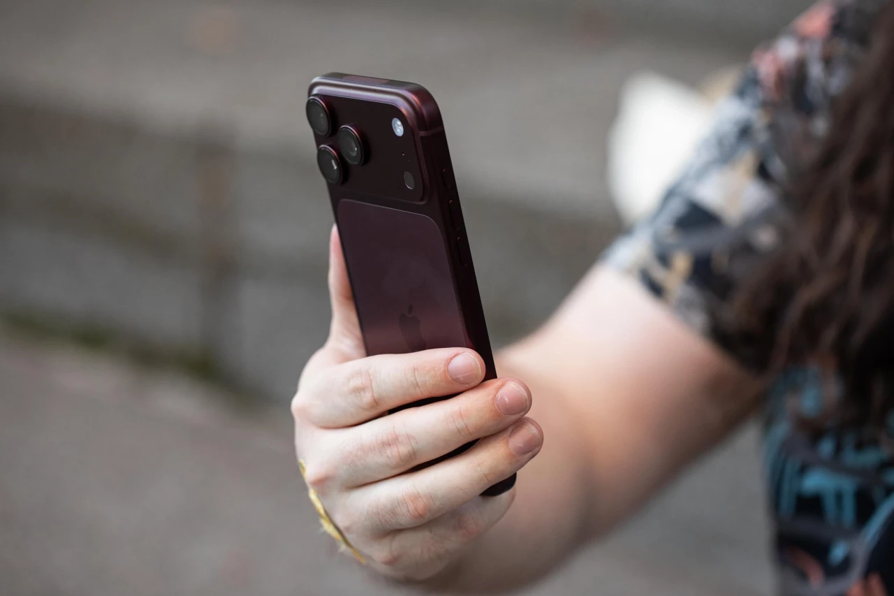 Батарея iPhone 18 Pro Max